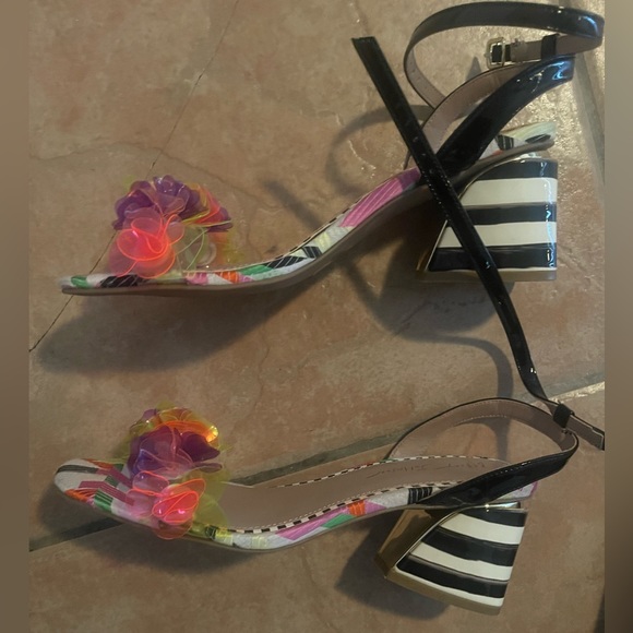 Betsey Johnson Sz 9 Kove Sandals Black White Stripes Florals - Picture 3 of 6